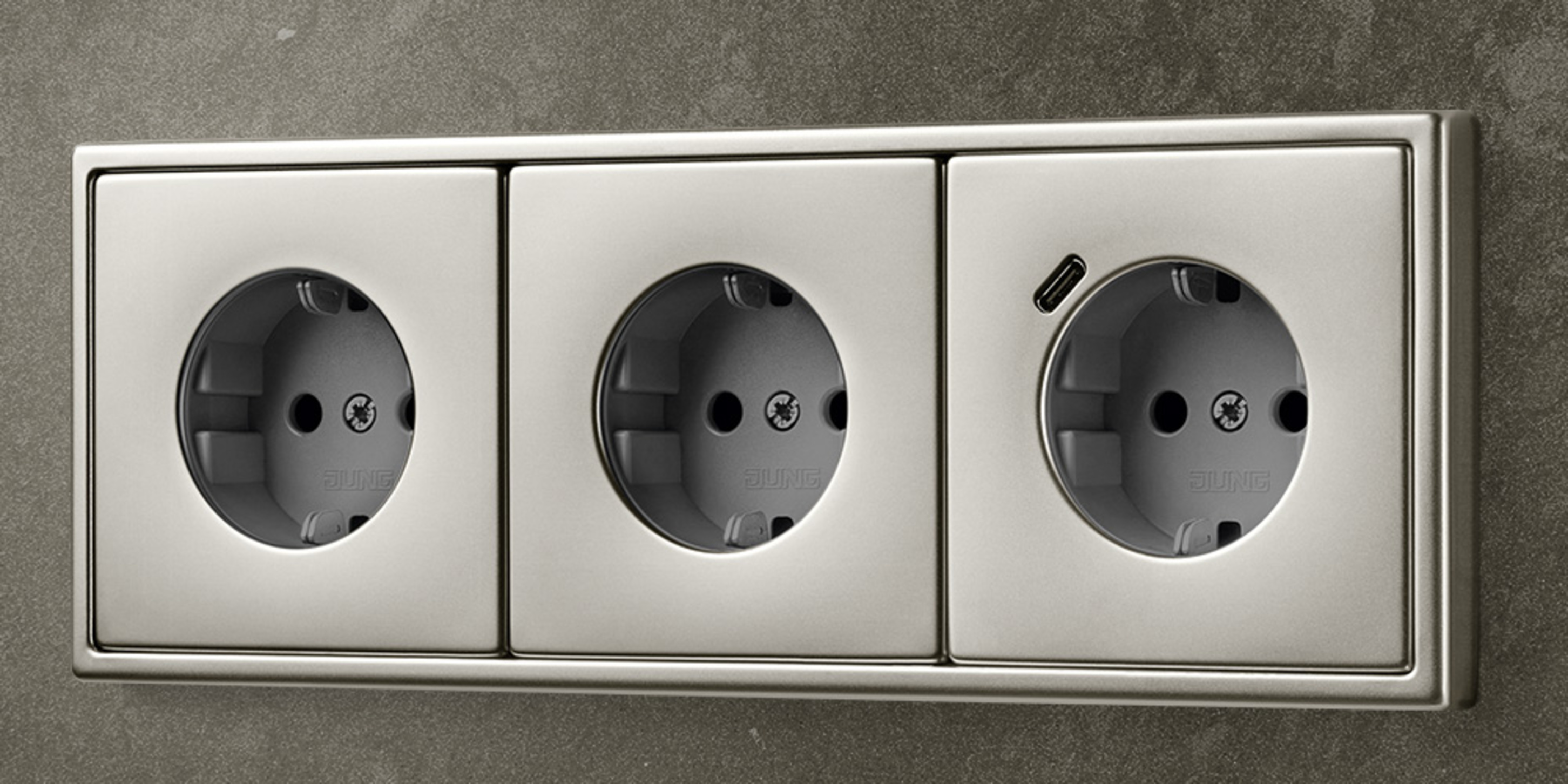 SCHUKO® Steckdosen mit USB bei elektro wi GmbH in Pleystein
