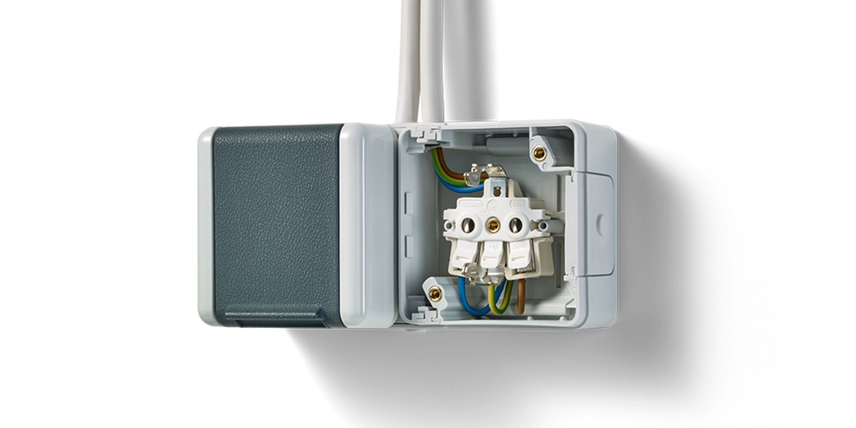 Doppelsteckdose mit Trennsteg bei elektro wi GmbH in Pleystein